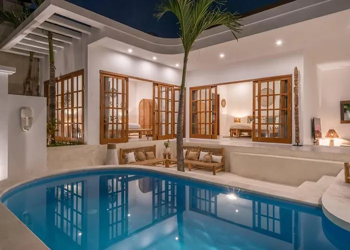 Casa Biari Tropical Modern Central Canggu Beach Villa