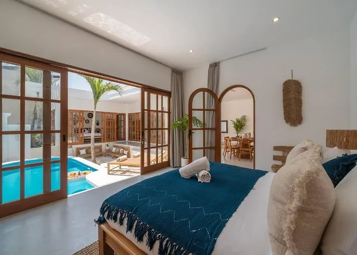 Casa Biari Tropical Modern Central Canggu Beach Villa *