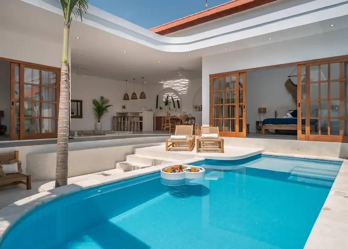 Villa Casa Biari Tropical Modern Central Canggu Beach