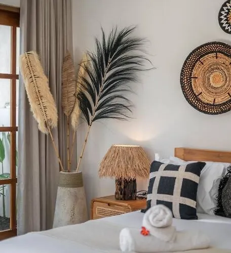 Casa Biari Tropical Modern Central Canggu Beach Villa Canggu (Bali)