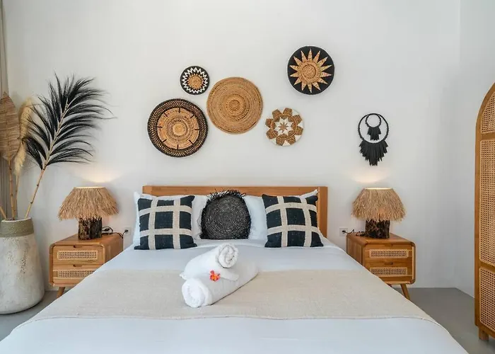 Casa Biari Tropical Modern Central Canggu Beach *